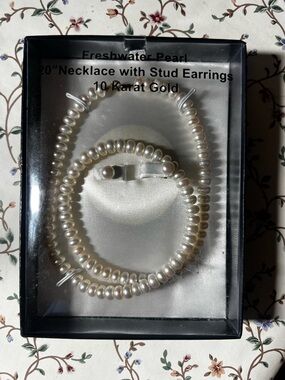 Classic Freshwater Pearl Necklace 20 with stud earring 10K gold - Ivory